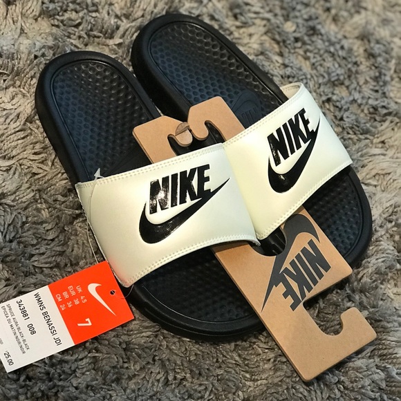 Nike Shoes - ⛔️SOLD⛔️🆕 Nike Womens Benassi Just Do It Slides